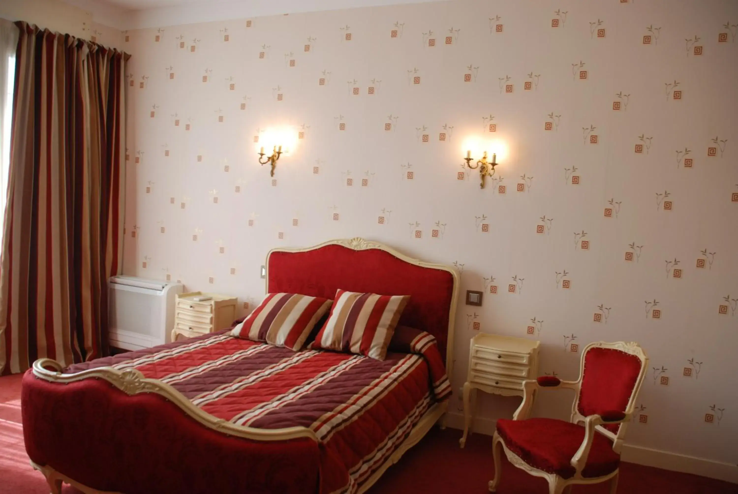 Villa Suite (1 to 2 people) in Hôtel Restaurant Le Bellevue Montrichard 3 étoiles Villa Suite (1 to 2 people) in Hôtel Restaurant Le Bellevue Montrichard 3 étoiles