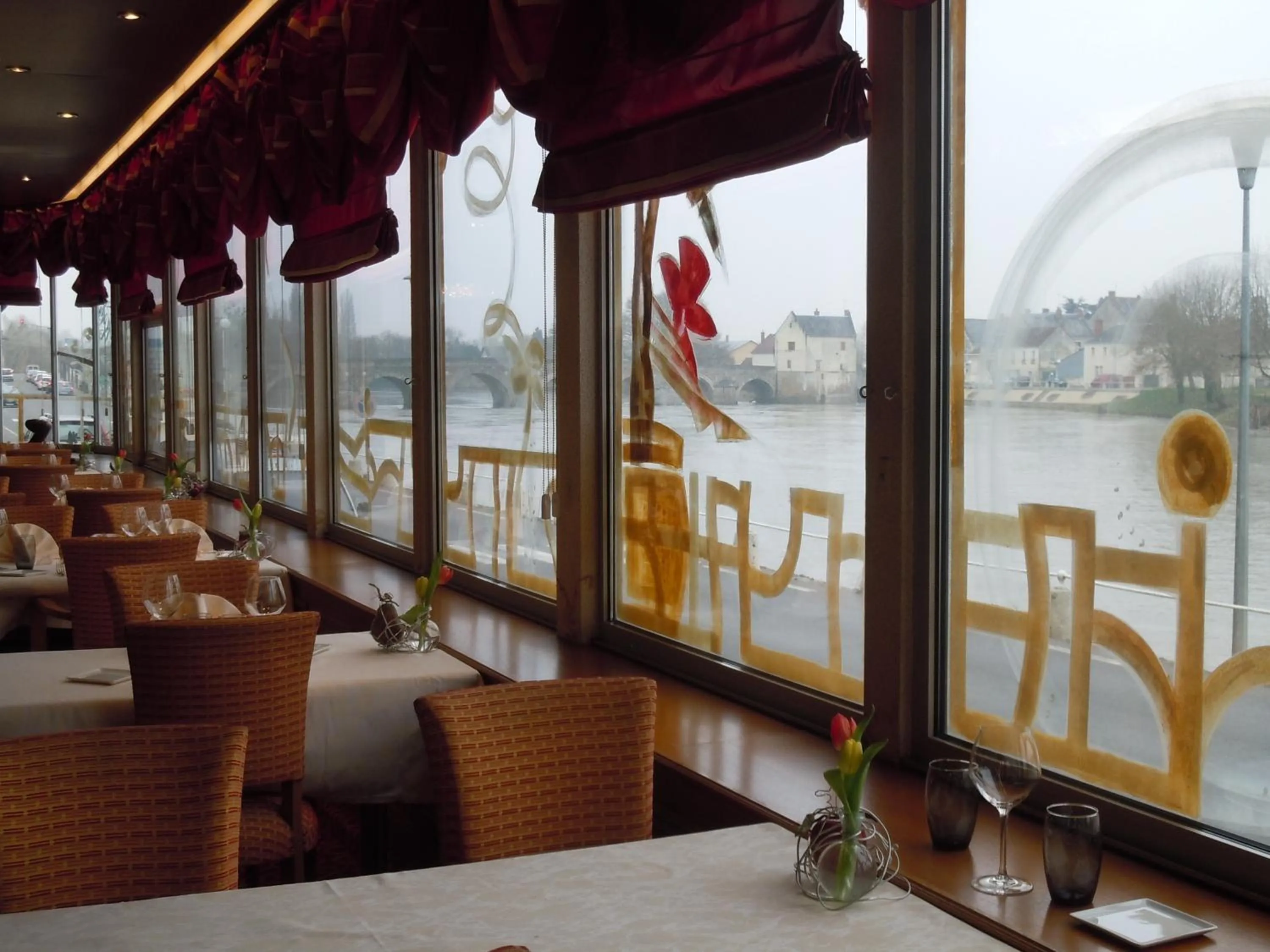 Restaurant/places to eat in Hôtel Restaurant Le Bellevue Montrichard 3 étoiles