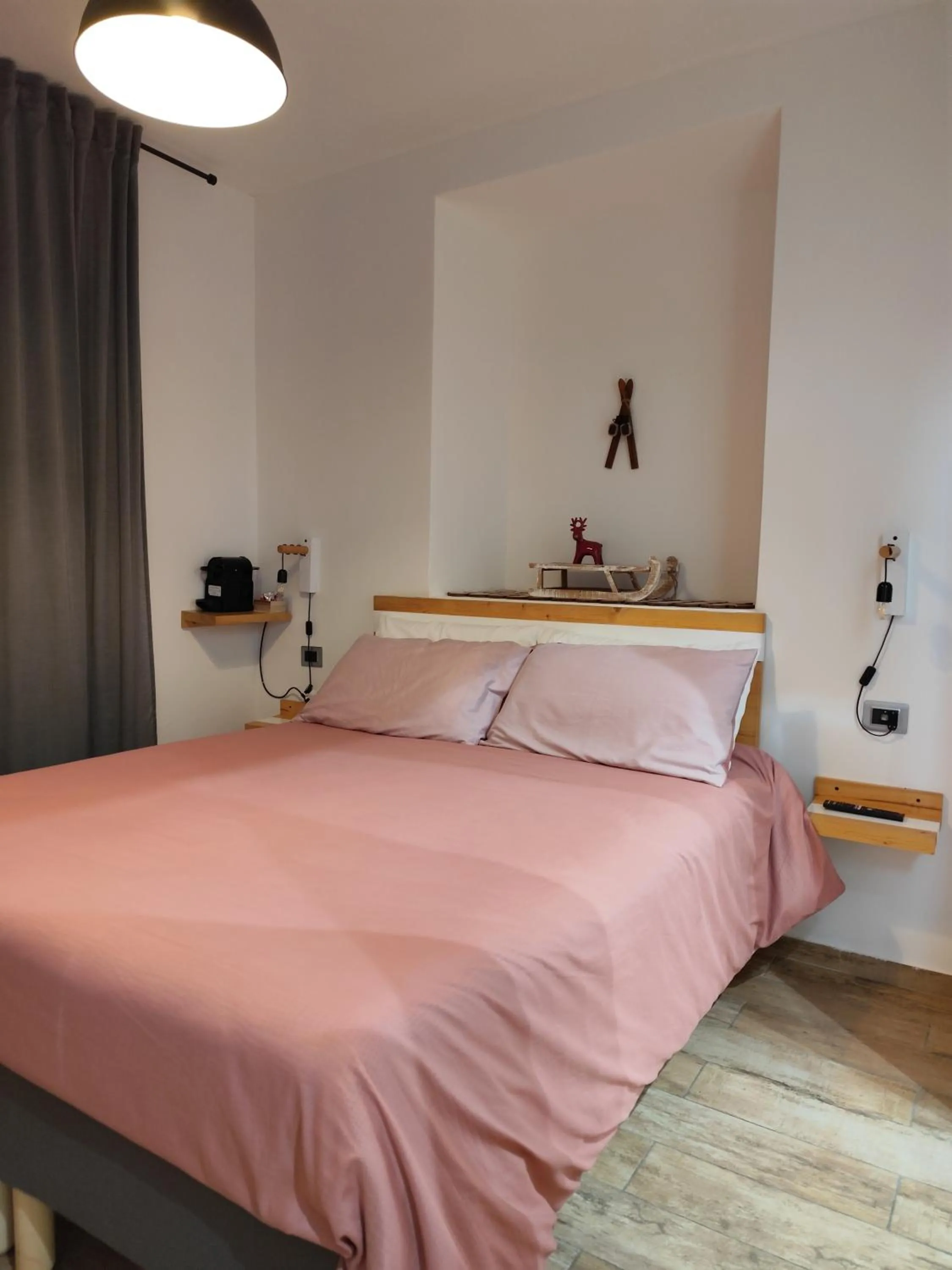 Bedroom, Bed in Forese House
