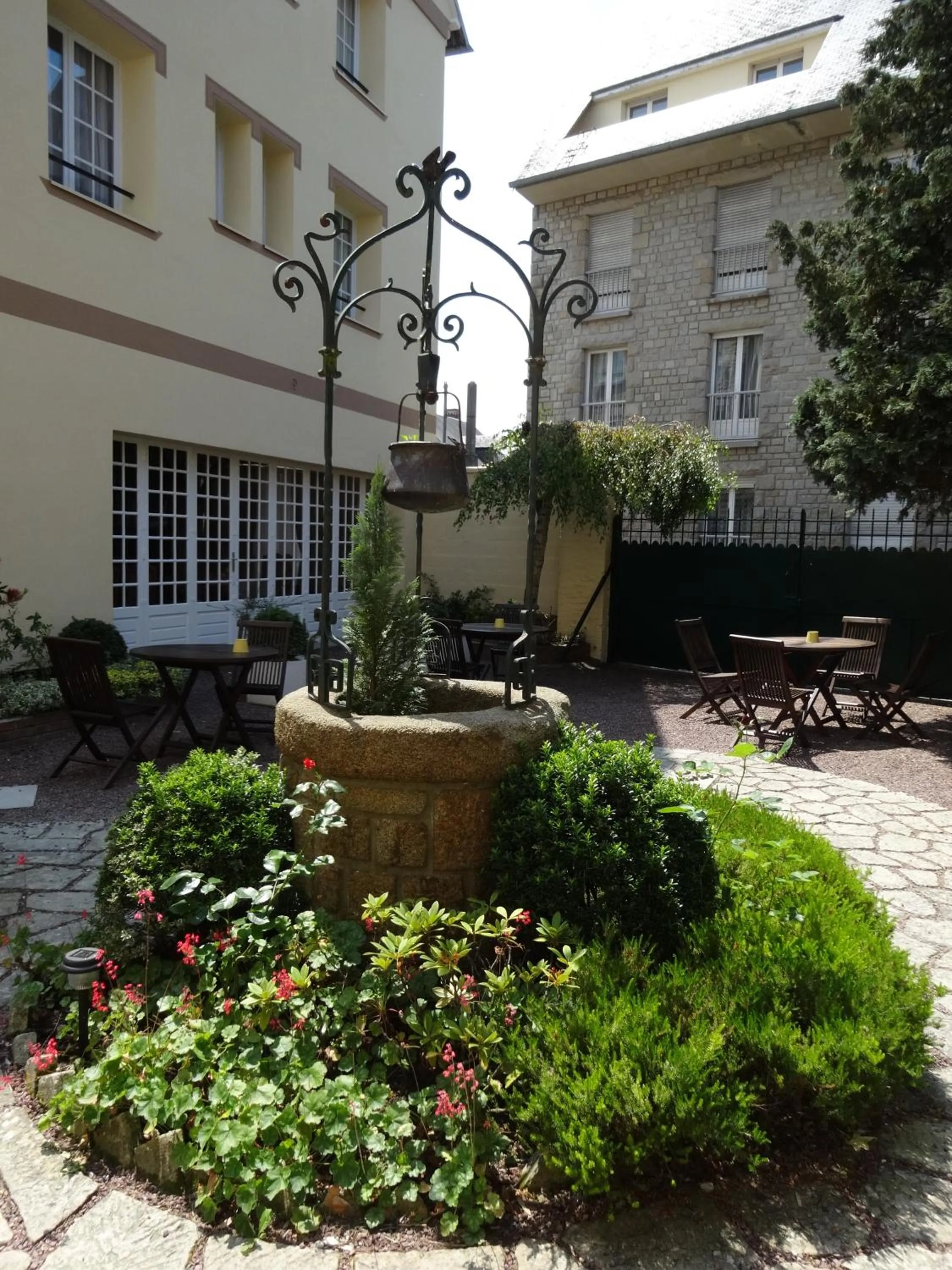 Garden in Best Western Hôtel Montgomery