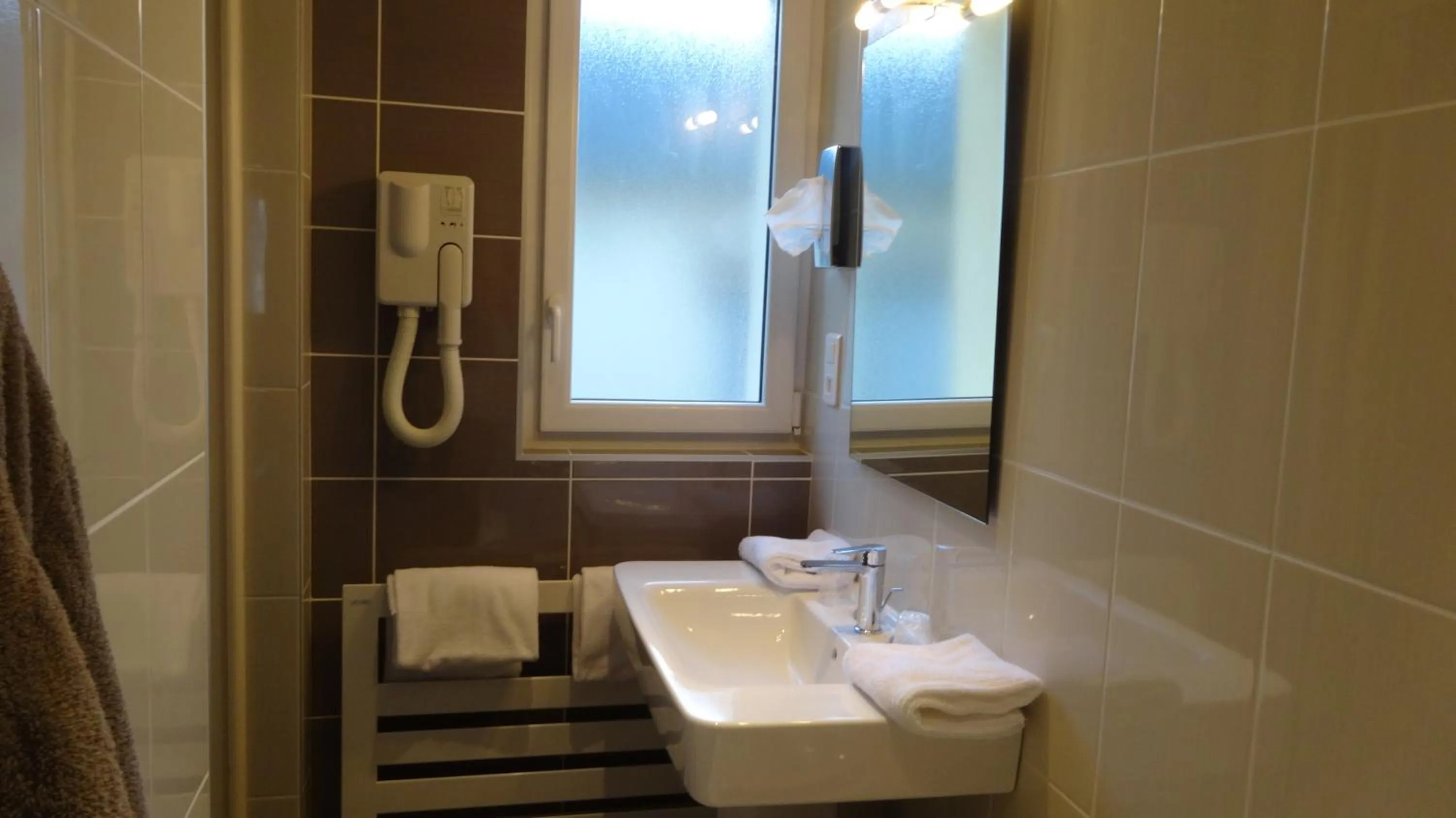 Bathroom in Best Western Hôtel Montgomery