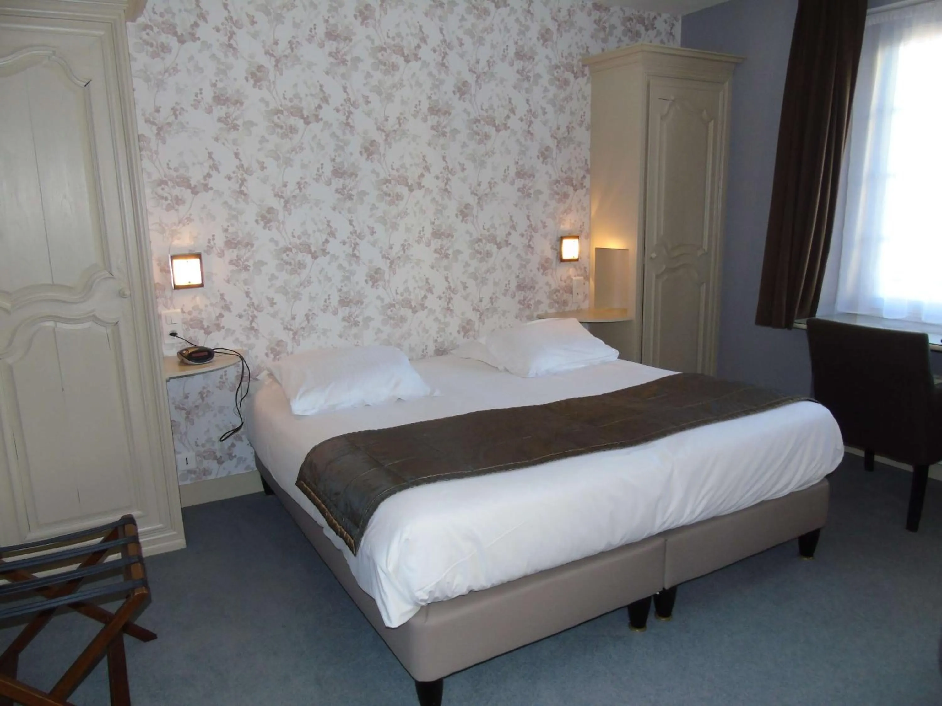 Photo of the whole room, Bed in Best Western Hôtel Montgomery