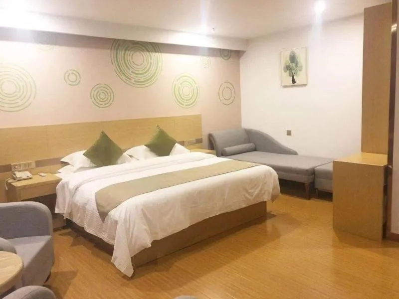 Bed in GreenTree Inn Lanzhou Yuzhong County Business Hotel
