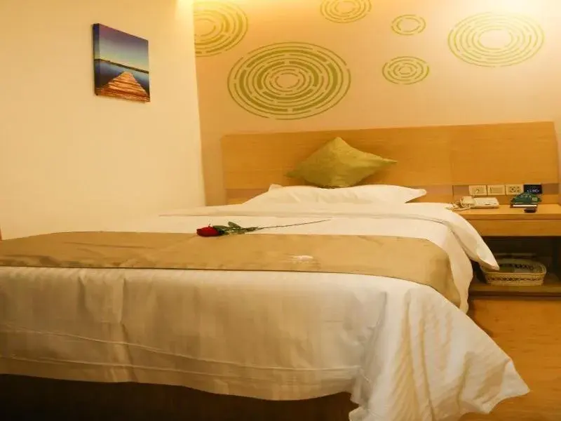 Bed in GreenTree Inn Nanjing Pukou District Qiaolin Express Hotel Bed in GreenTree Inn Nanjing Pukou District Qiaolin Express Hotel