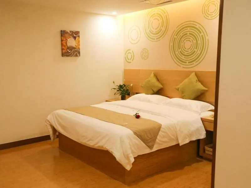 Bed in GreenTree Inn Nanjing Pukou District Qiaolin Express Hotel
