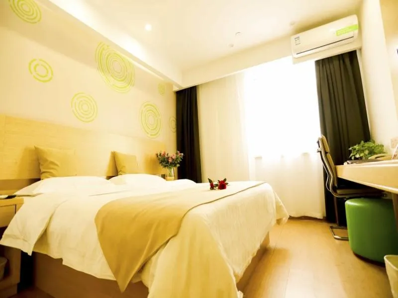 Bed in GreenTree Inn Xuzhou Economic Development Zone Da Miaozhen Business Hotel