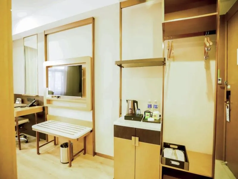 Bed in GreenTree Inn Xuzhou Economic Development Zone Da Miaozhen Business Hotel