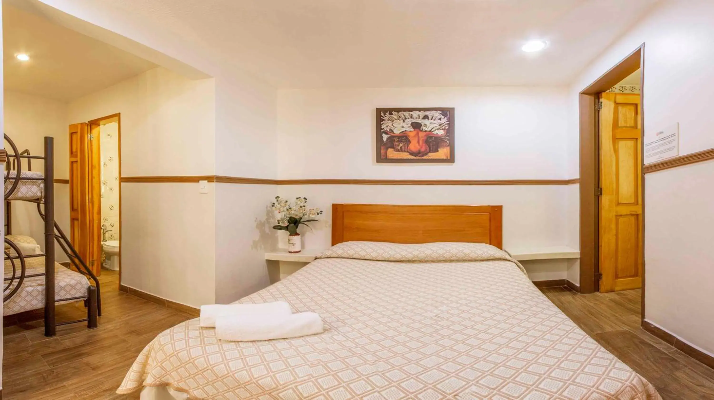 Family Room in Hotel Templo Mayor Family Room in Hotel Templo Mayor