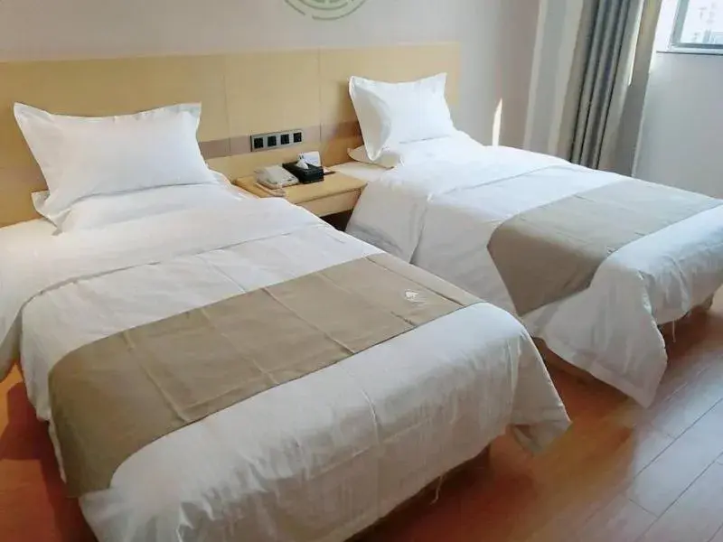 Bed in GreenTree Inn Zhengzhou Gongyi Xinxing Road Business Hotel Bed in GreenTree Inn Zhengzhou Gongyi Xinxing Road Business Hotel