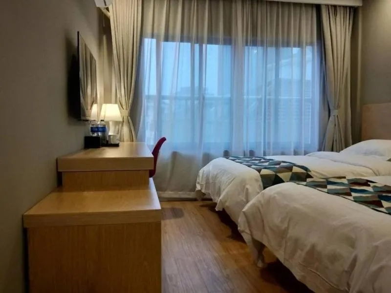 Shell Shanghai New International Expo Center Fanghua Road Metro Station Hotel