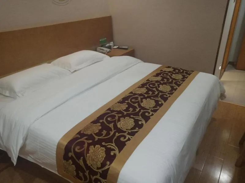 Bed in GreenTree Inn Hefei Huainan Road Huaihe Garden Express Hotel