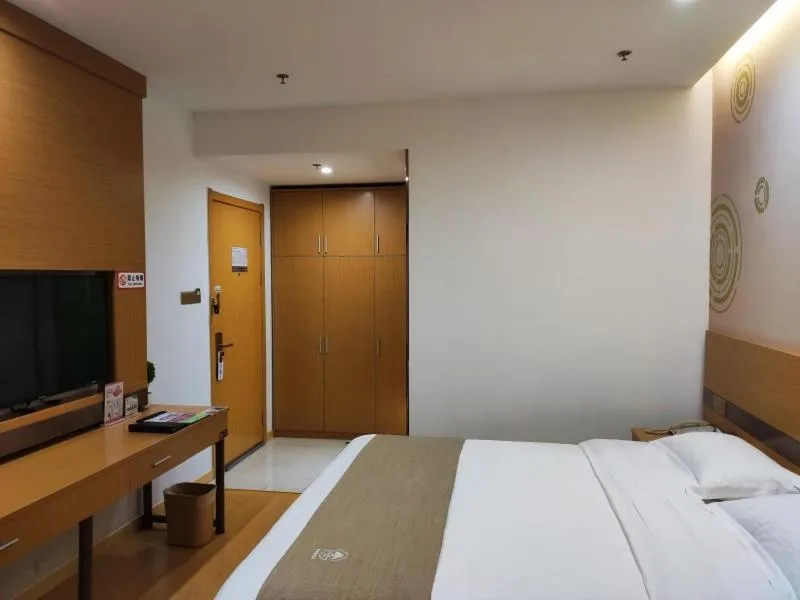 Bed in GreenTree Inn Shanghai Jinshan District Wanda Plaza Longhao Road Express Hotel