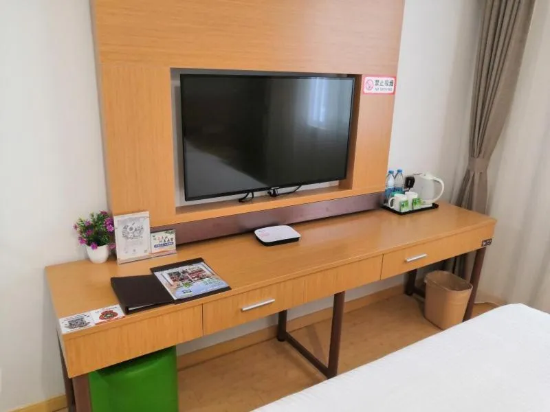 Bed in GreenTree Inn Shanghai Jinshan District Wanda Plaza Longhao Road Express Hotel