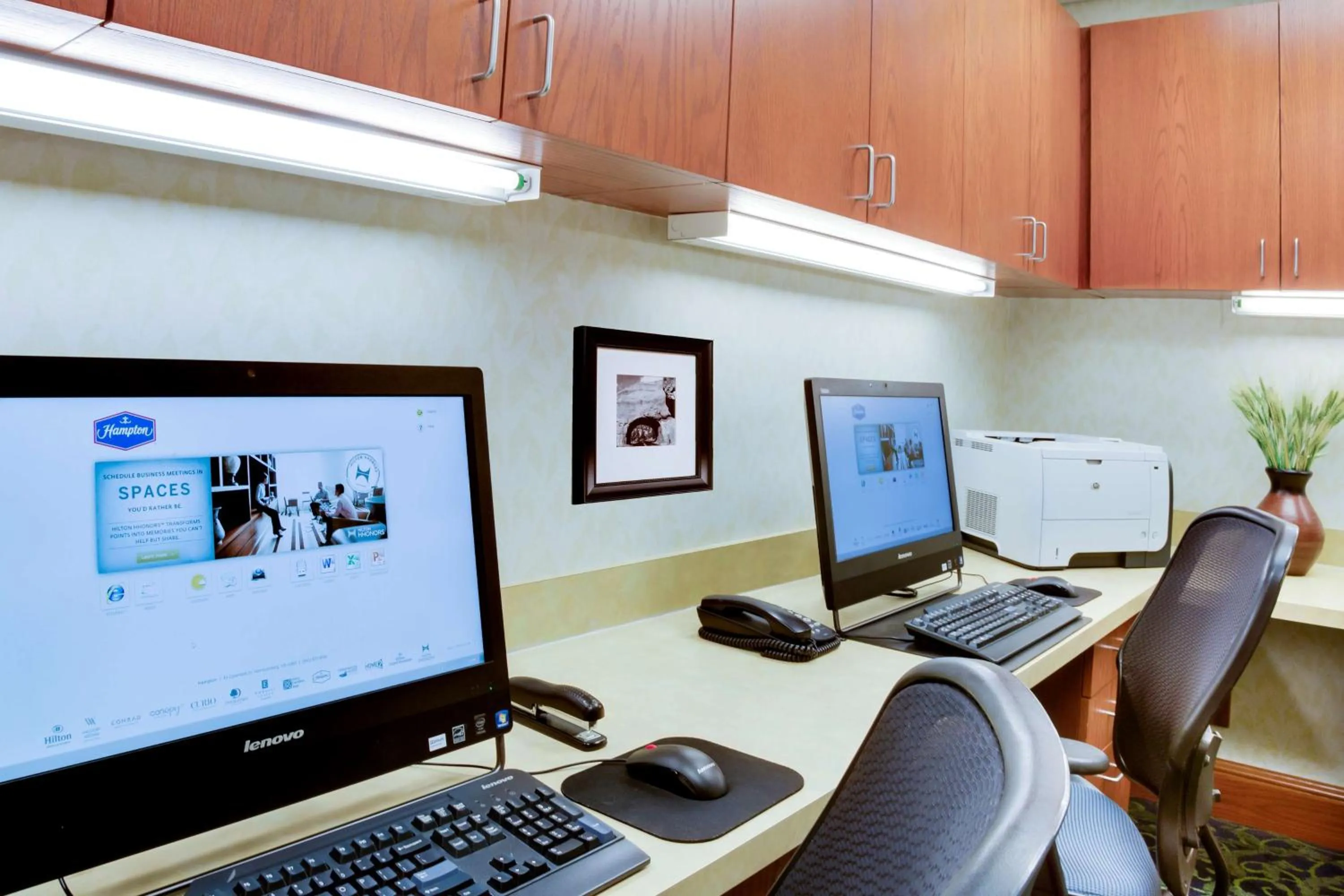 Business facilities in Hampton Inn Chickasha