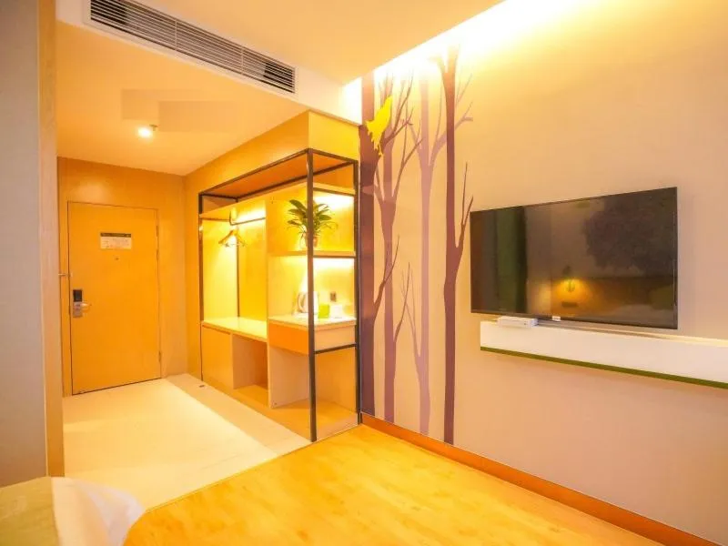 Bed in Vatica Kashgar Ancient city of Muir Hotel