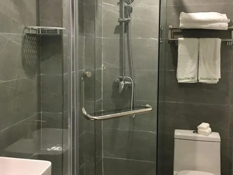 Bathroom in GreenTree Alliance Tianshui Railway Station Hotel