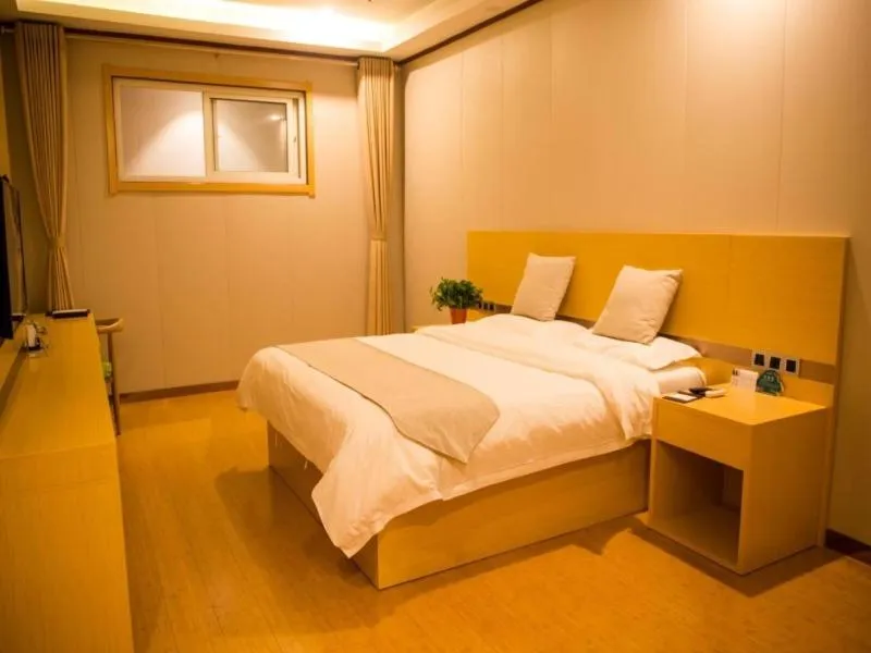 Bed in GreenTree Inn Qinhuangdao Lulong County North Gate Road Express Hotel