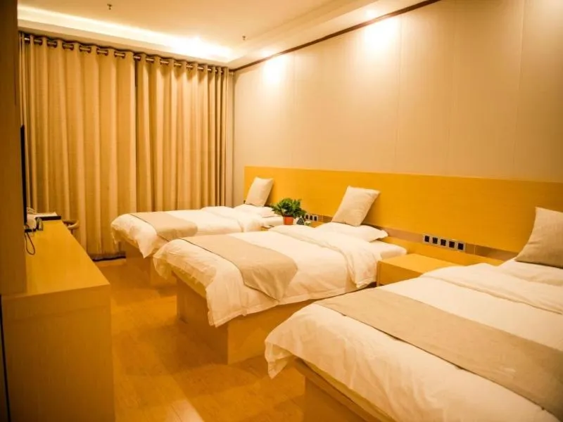 Bed in GreenTree Inn Qinhuangdao Lulong County North Gate Road Express Hotel