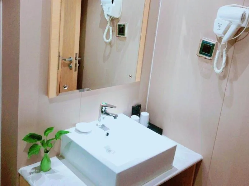 GreenTree Inn Qinhuangdao Lulong County North Gate Road Express Hotel