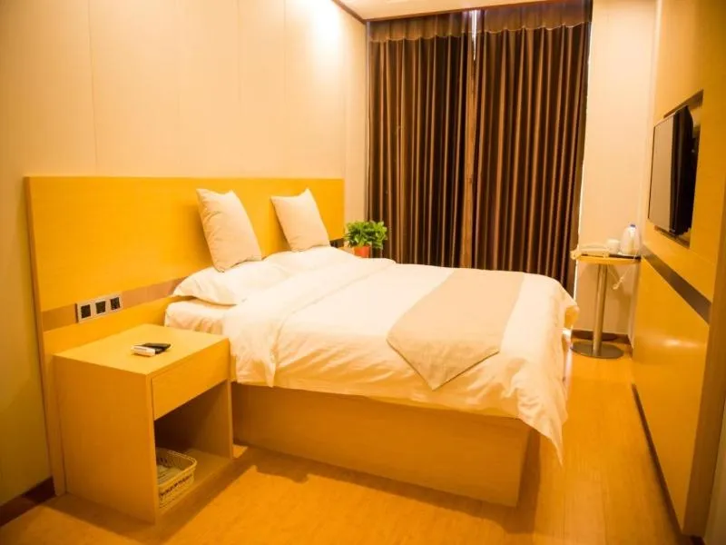 Bed in GreenTree Inn Qinhuangdao Lulong County North Gate Road Express Hotel