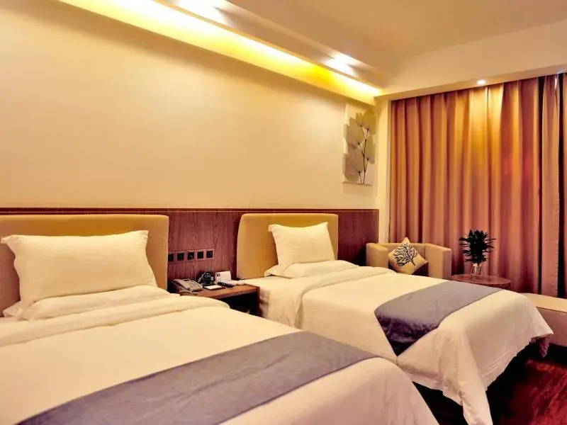 Bed in GreenTree Inn Dongfang City Dongfang Avenue High-speed Railway Station Express Hotel Bed in GreenTree Inn Dongfang City Dongfang Avenue High-speed Railway Station Express Hotel
