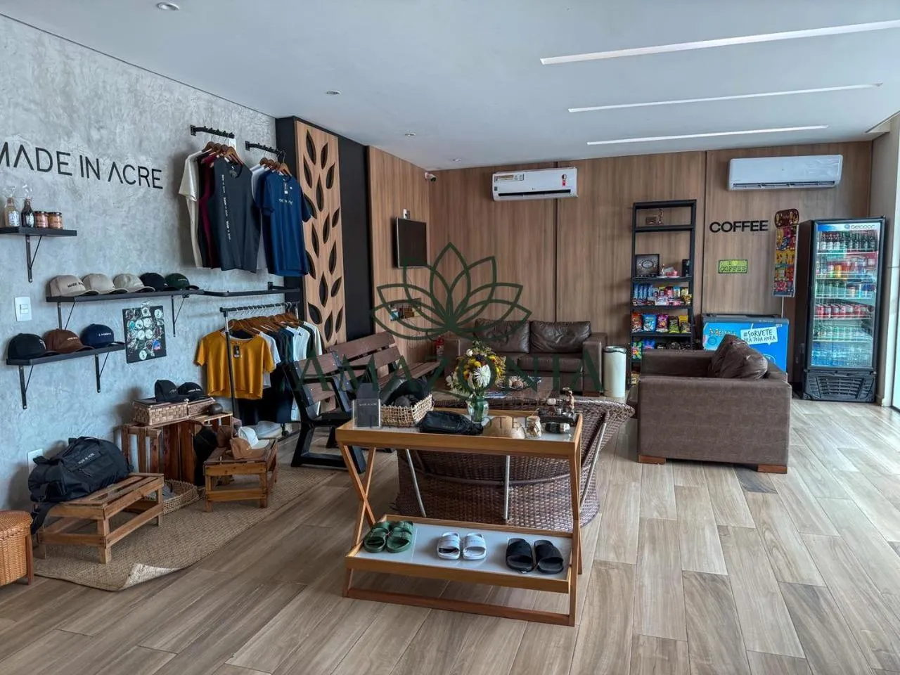 Communal lounge/ TV room in Amazônia Palace Hotel
