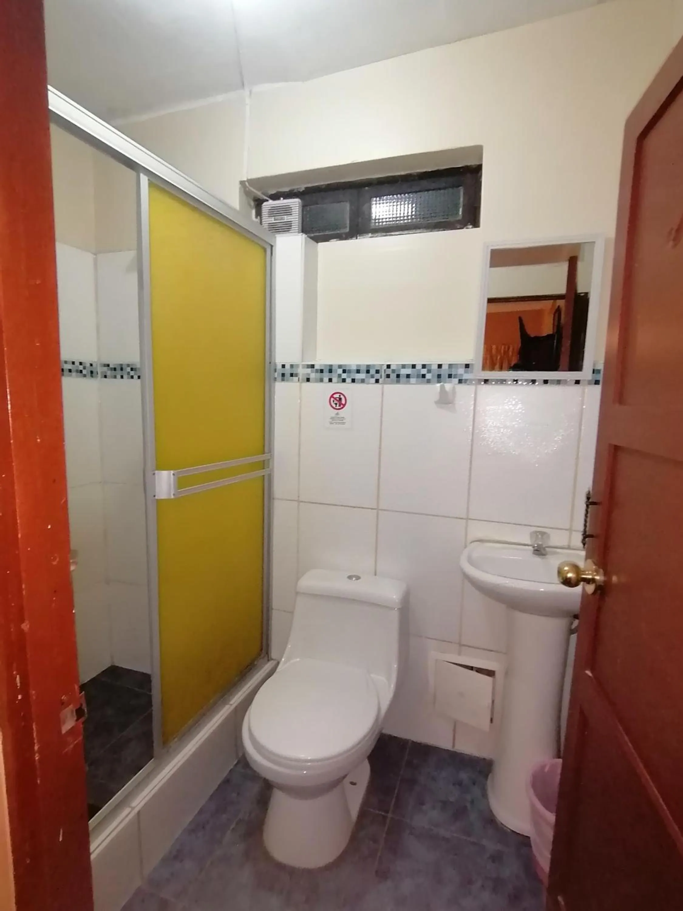 Bathroom in Conquista Cusco