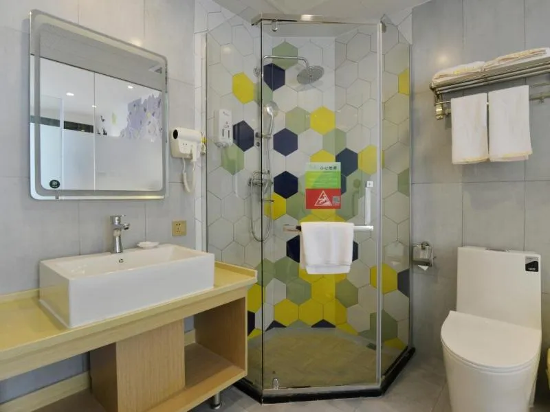 Vatica Huanggang Luotian County City Square Hotel