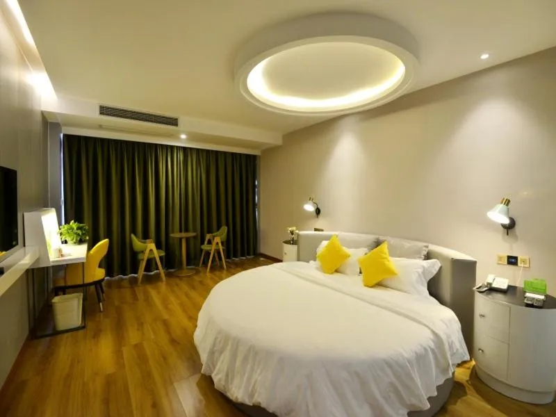 Bed in Vatica Huanggang Luotian County City Square Hotel