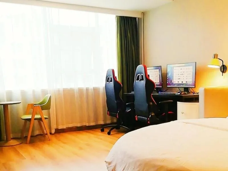 Bed in Vatica Huanggang Luotian County City Square Hotel