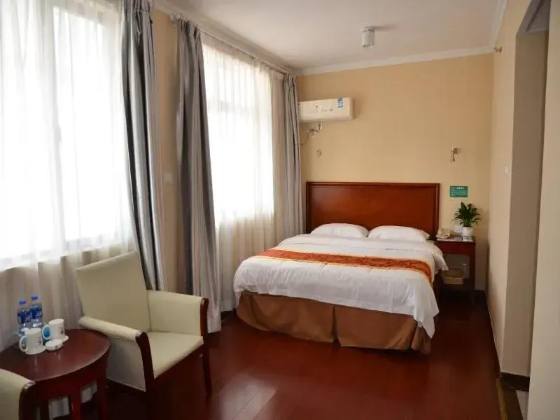 Bed in GreenTree Inn Huangshan City Huangshan Scenic Area North Gate Express Hotel Bed in GreenTree Inn Huangshan City Huangshan Scenic Area North Gate Express Hotel