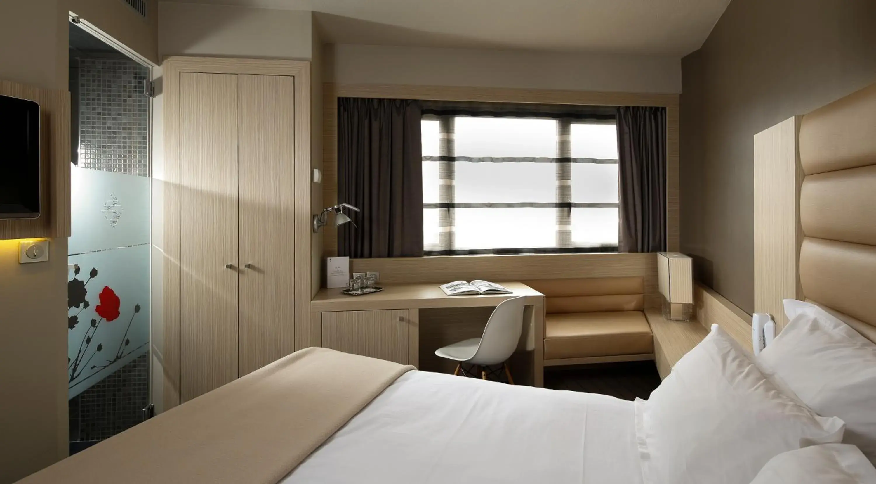 Photo of the whole room, Bed in Hôtel de Brienne Photo of the whole room, Bed in Hôtel de Brienne