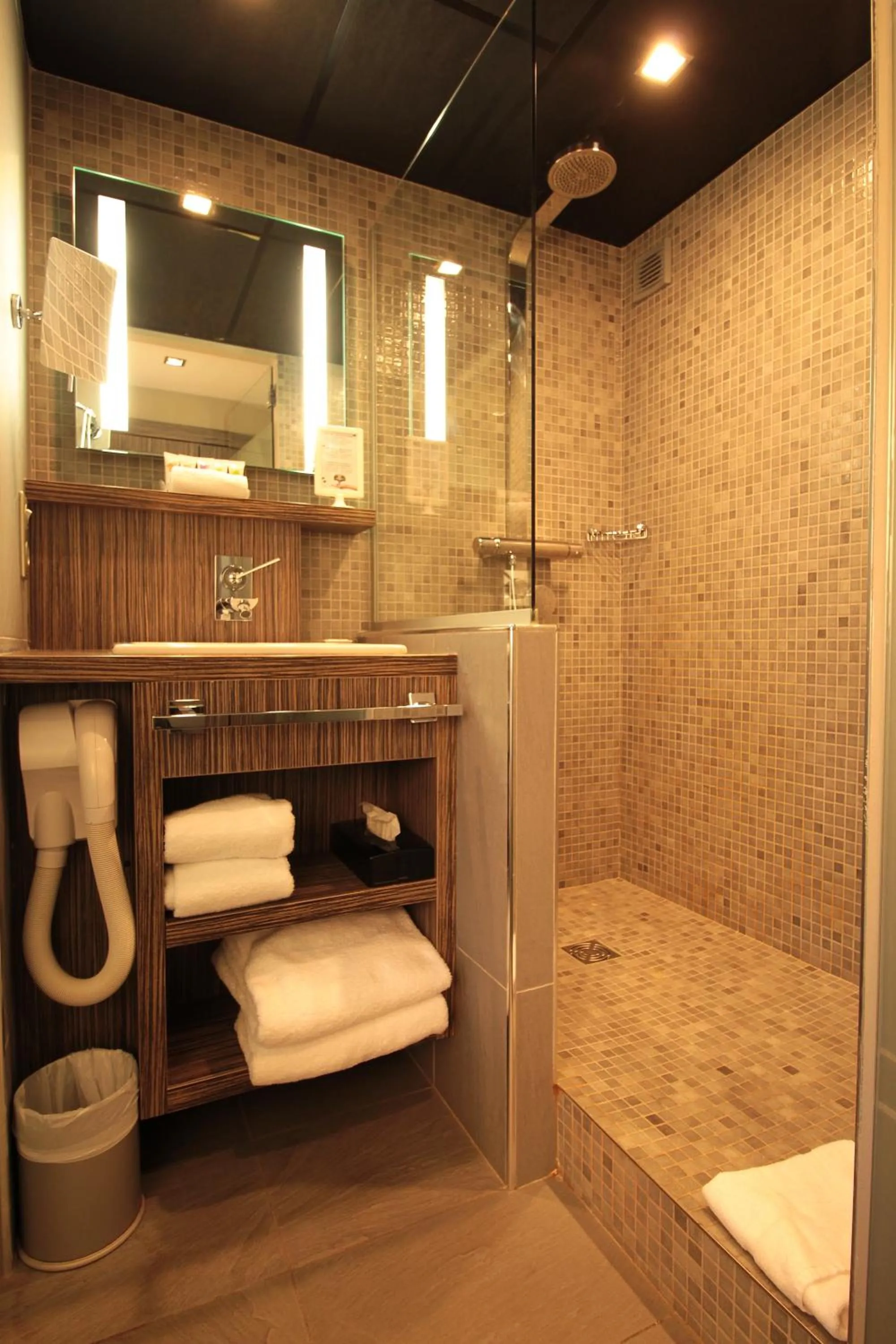 Bathroom in Hôtel de Brienne