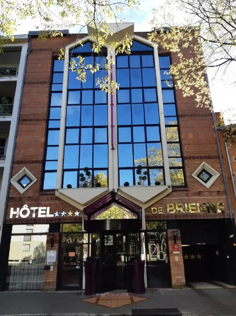 Facade/entrance in Hôtel de Brienne Facade/entrance in Hôtel de Brienne