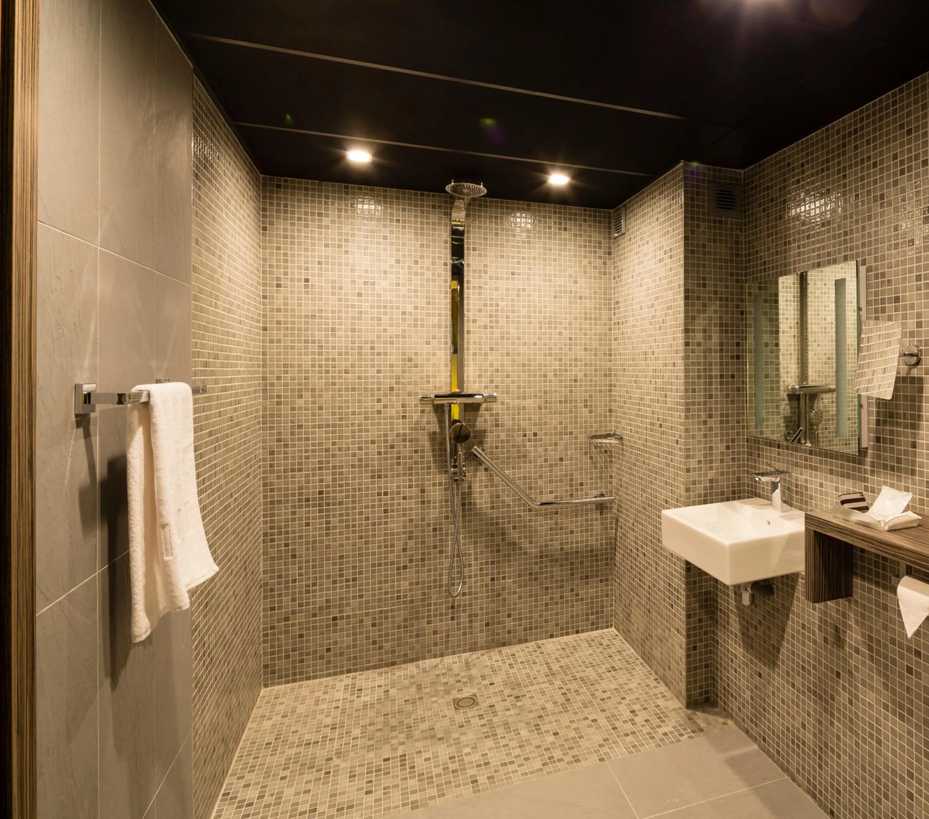 Bathroom in Hôtel de Brienne