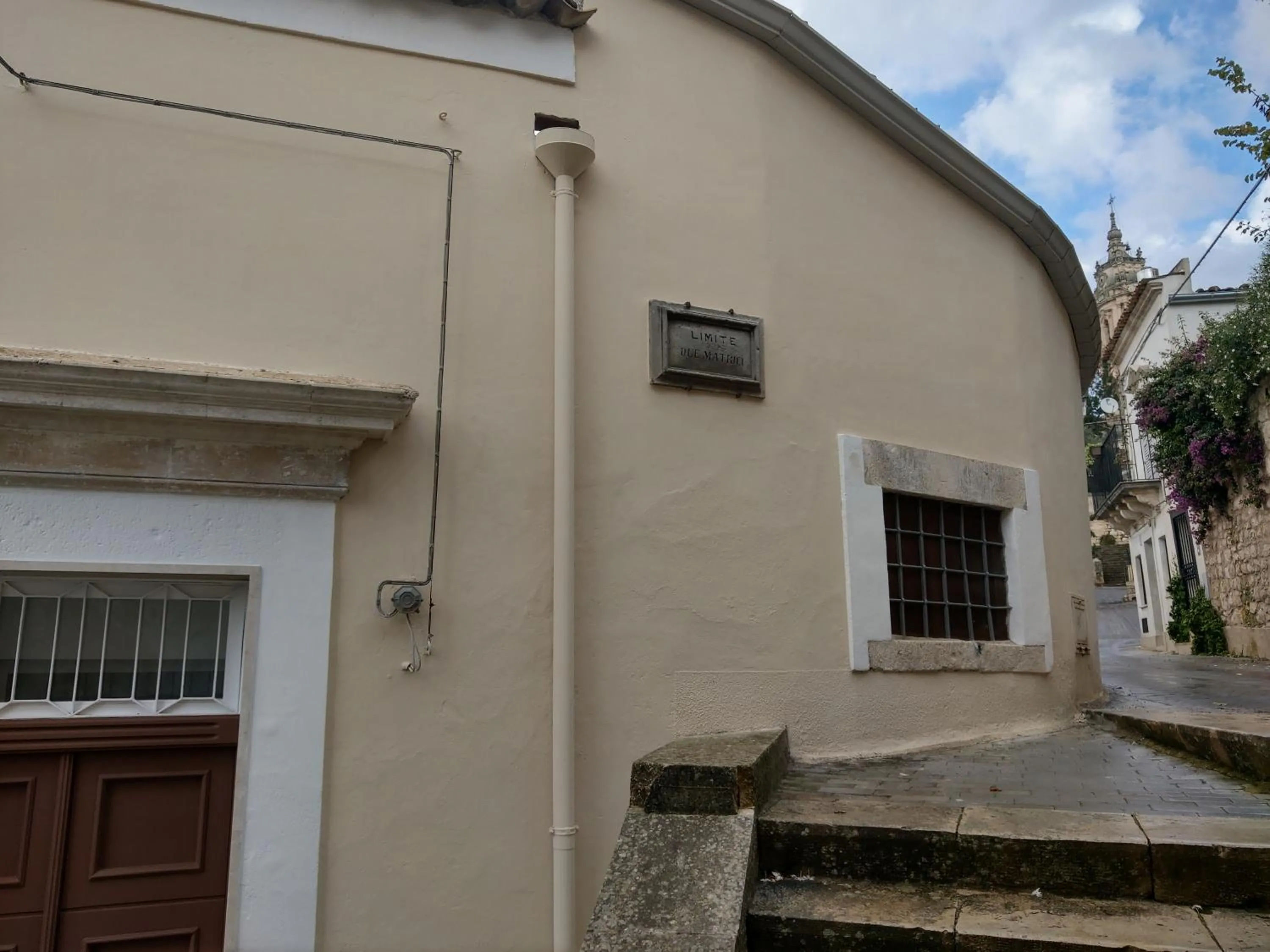 Casa Mavì Limite delle due Matrici