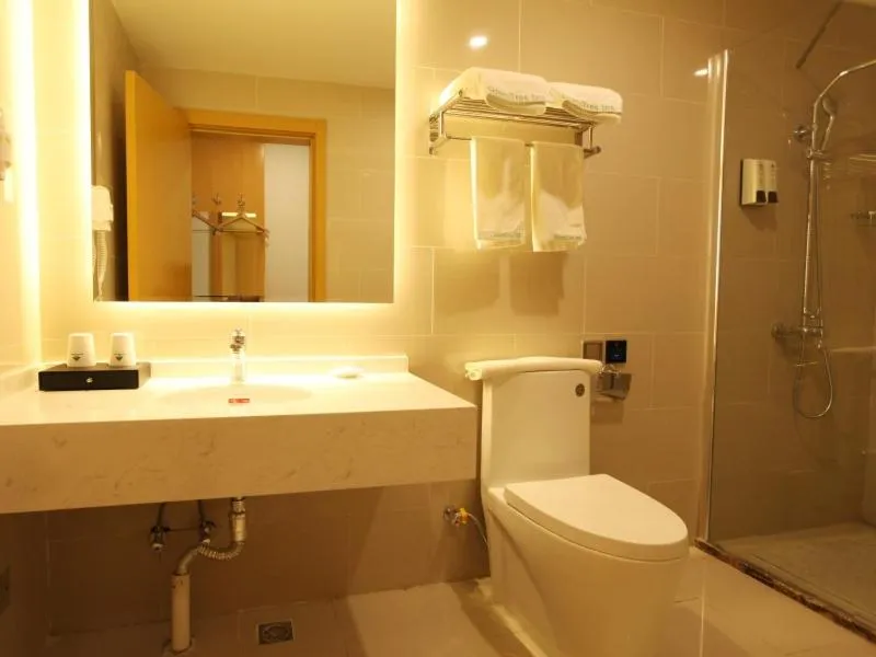 GreenTree Inn Tianjin Hedong District Tianjin Station Front Square Express Hotel