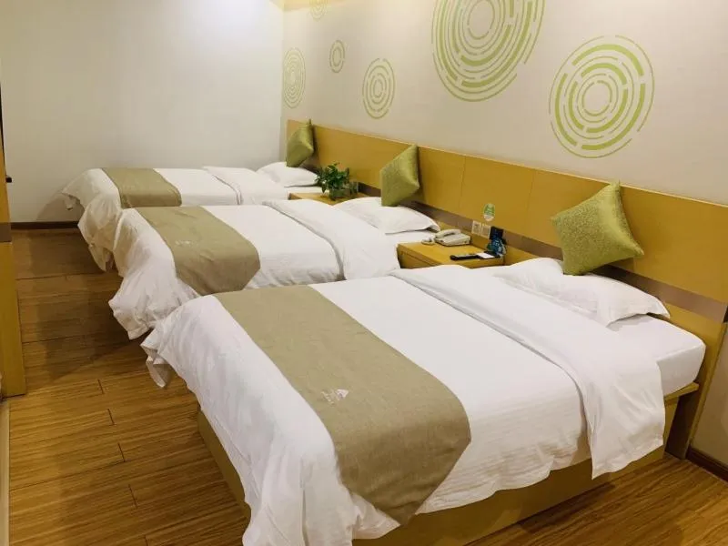 Bed in GreenTree Inn Tianjin Hedong District Tianjin Station Front Square Express Hotel
