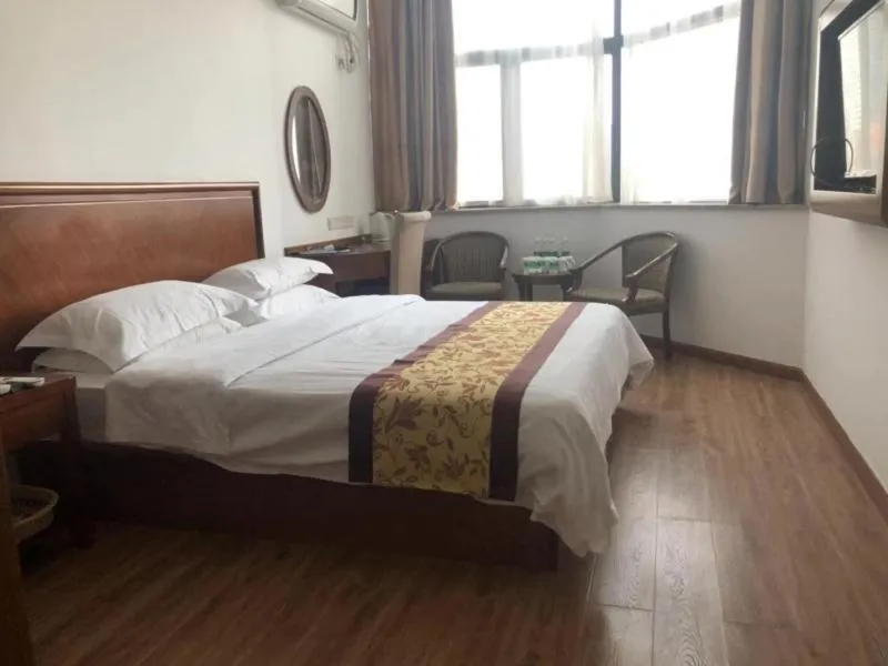 Bed in GreenTree Inn Jiangsu Changshu City Longying Square Express Hotel