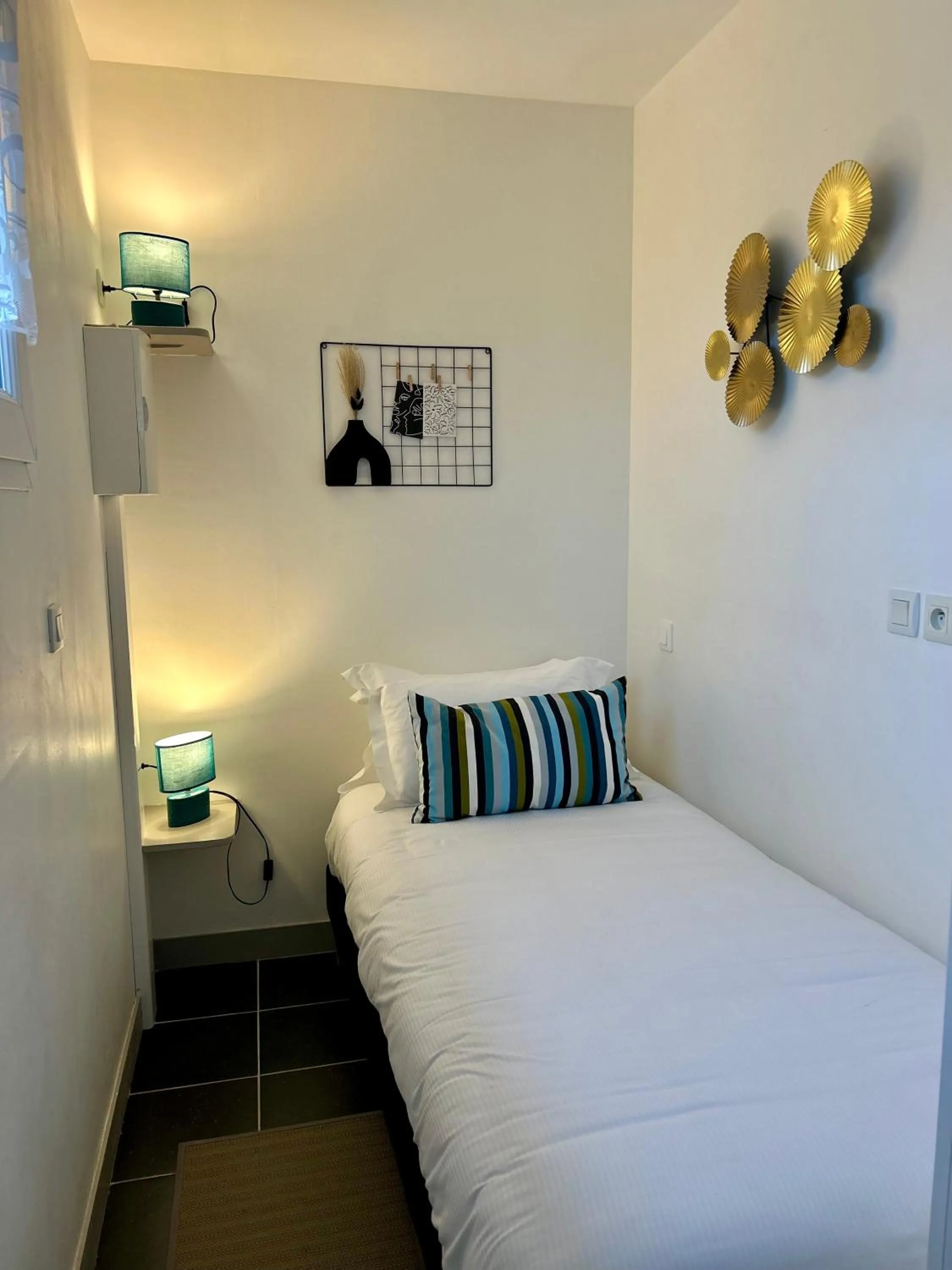 Bedroom, Bed in BRIT HOTEL Lannion-Perros Guirec