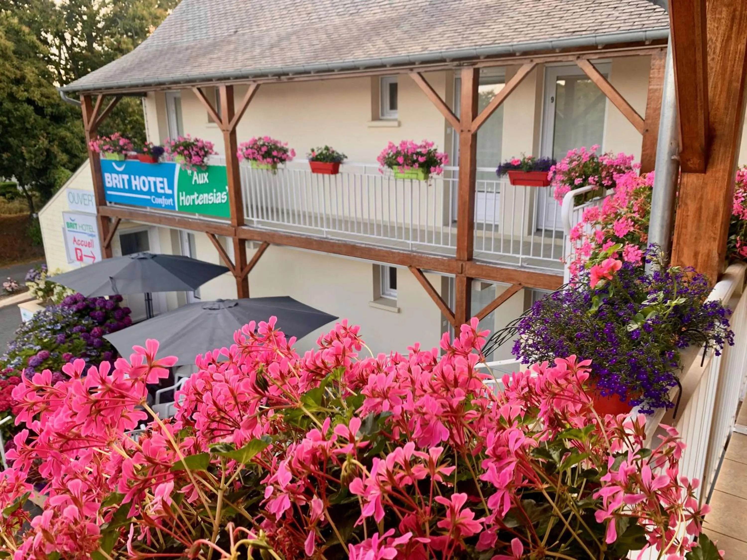 Property building in BRIT HOTEL Lannion-Perros Guirec