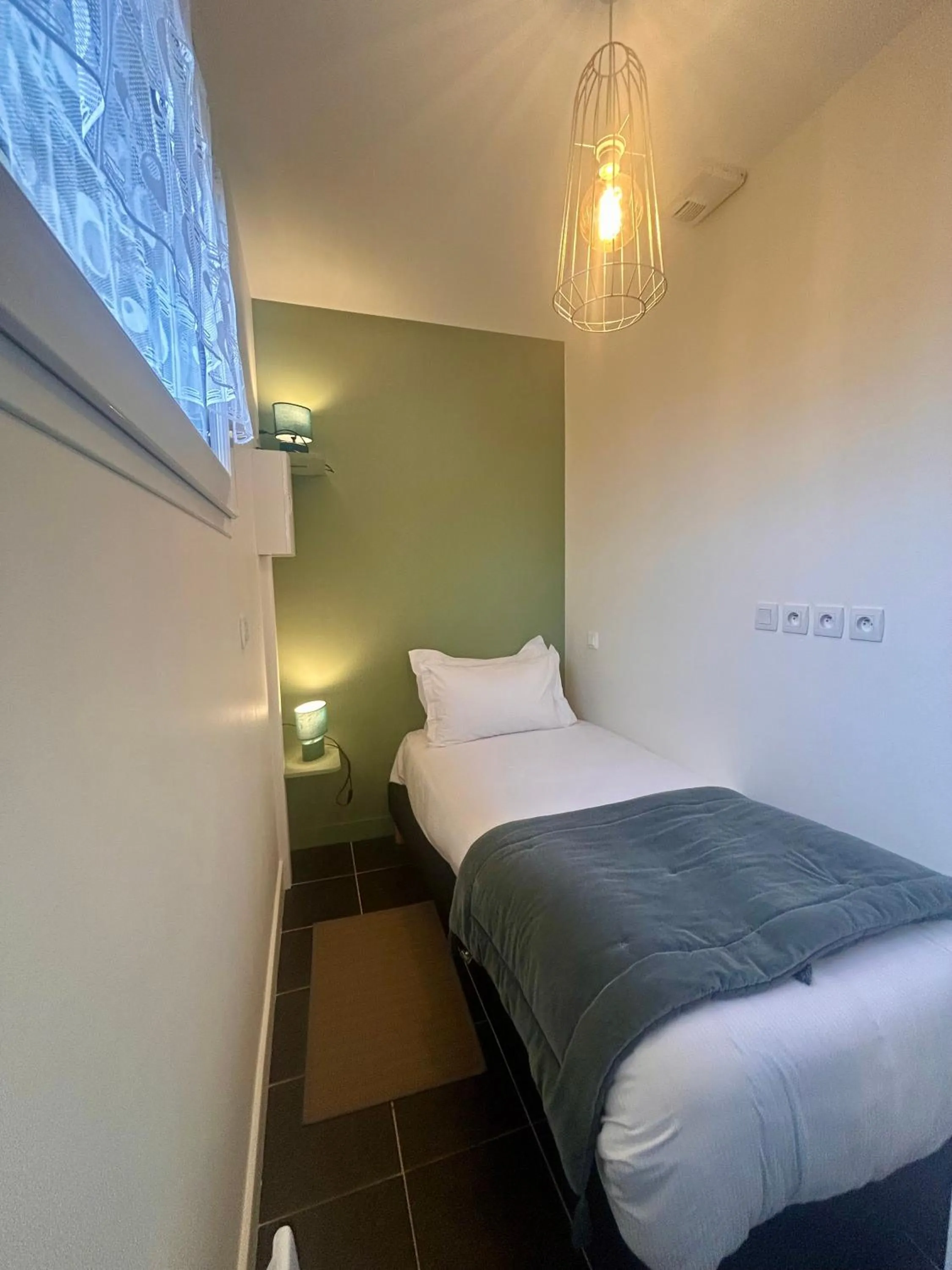 Bedroom, Bed in BRIT HOTEL Lannion Perros-Guirec