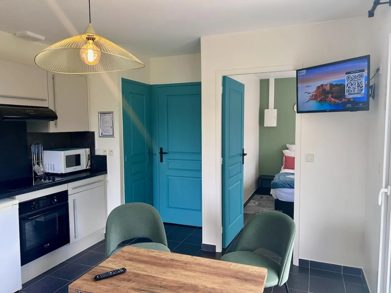 TV and multimedia in BRIT HOTEL Lannion-Perros Guirec