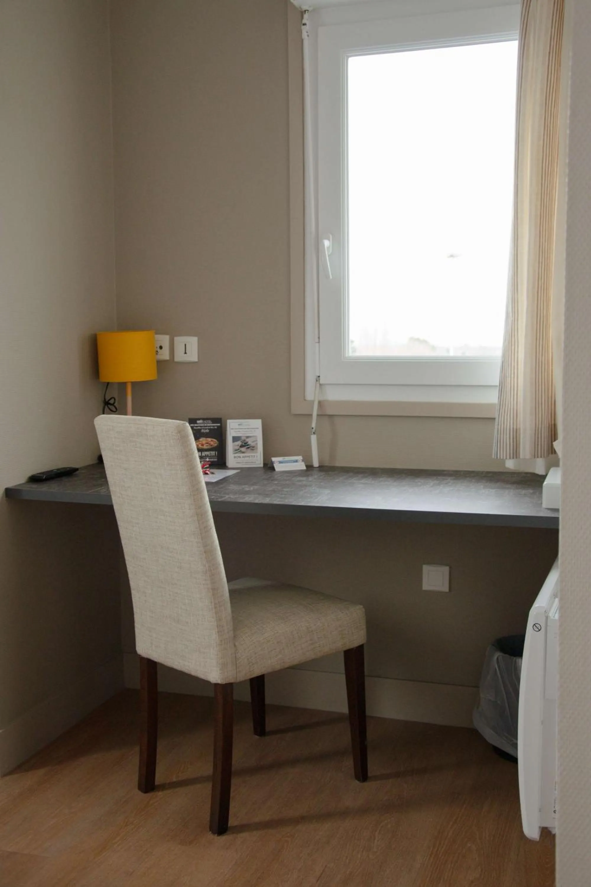 Bedroom, Bed in BRIT HOTEL Lannion-Perros Guirec