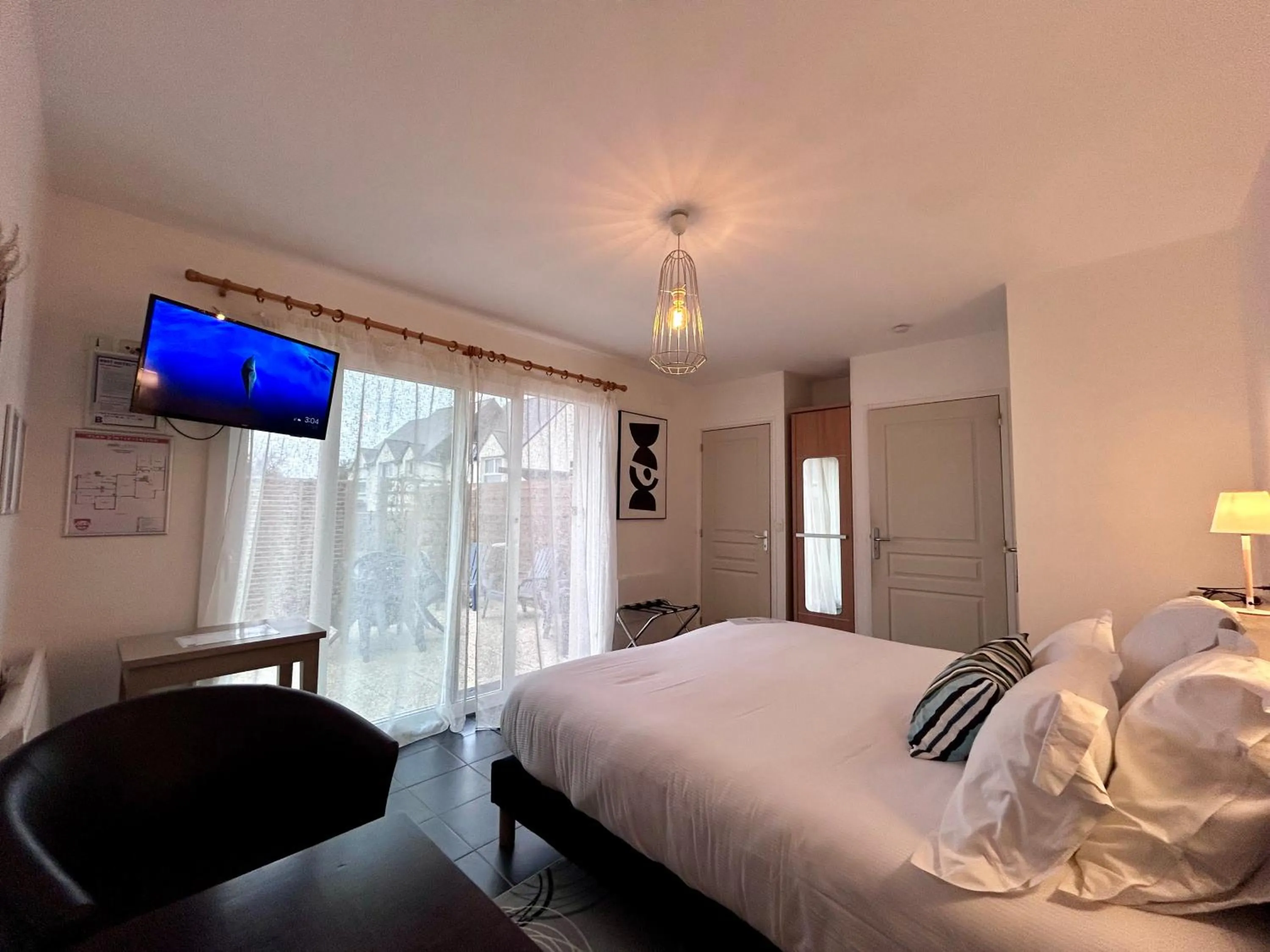 Bedroom, Bed in BRIT HOTEL Lannion-Perros Guirec