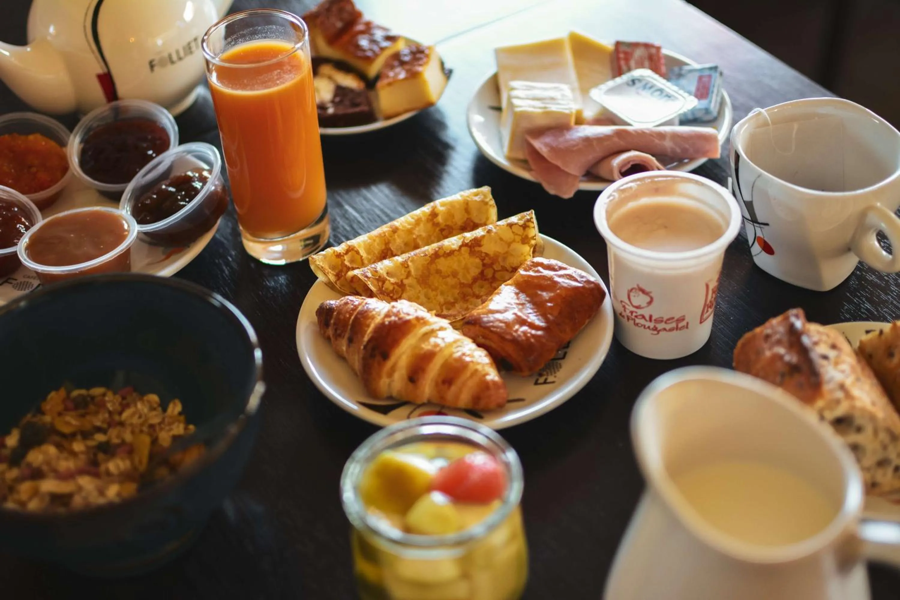 Breakfast in BRIT HOTEL Lannion-Perros Guirec