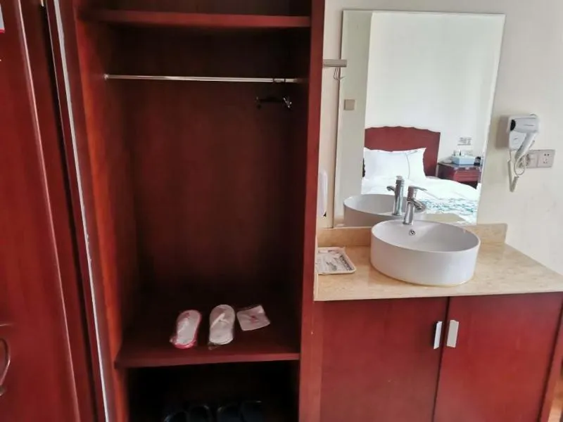 Shell Maanshan City Hanshan County Huanfeng North Road City Center Hotel