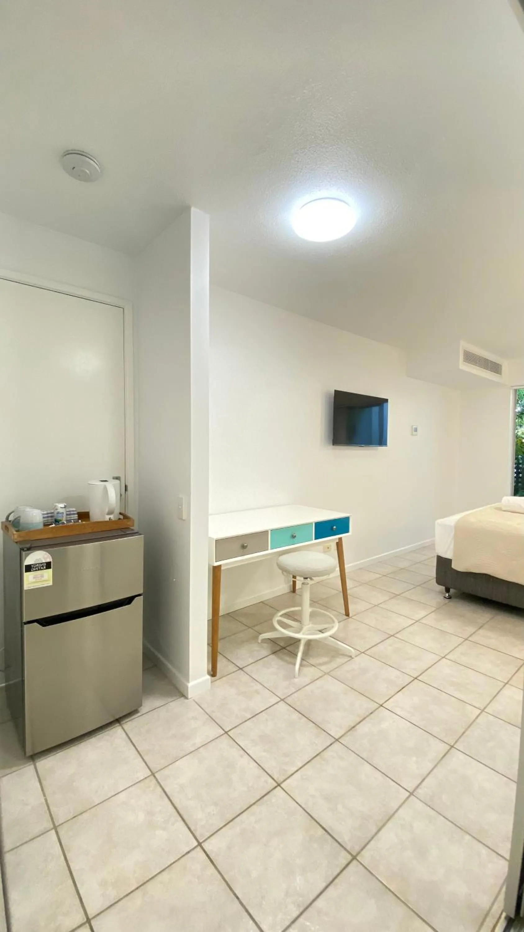 TV and multimedia, Bed in Raintrees Moffat Beach