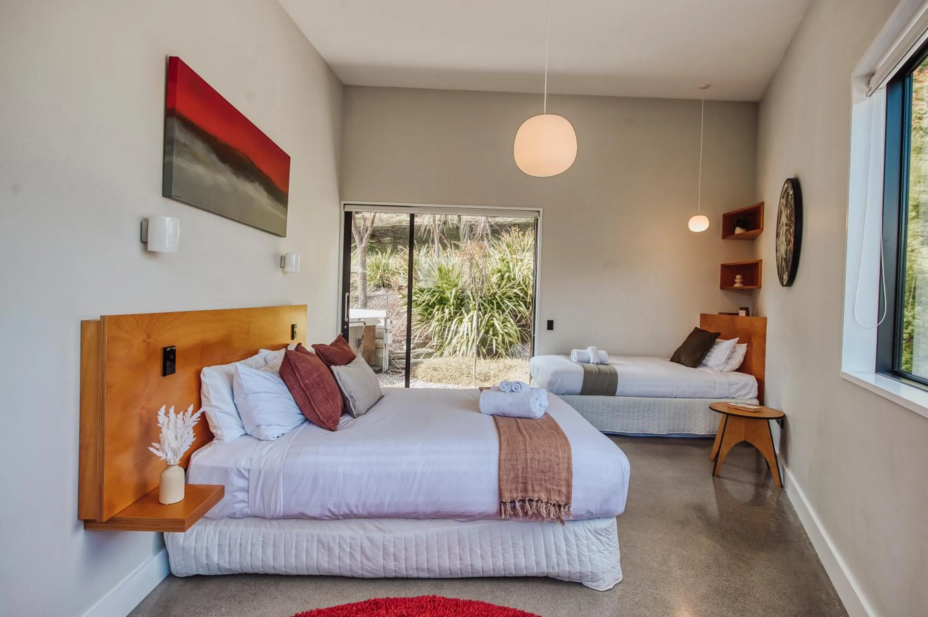 Bed in Award-Winning Modern Retreat with Hot Tub & Views