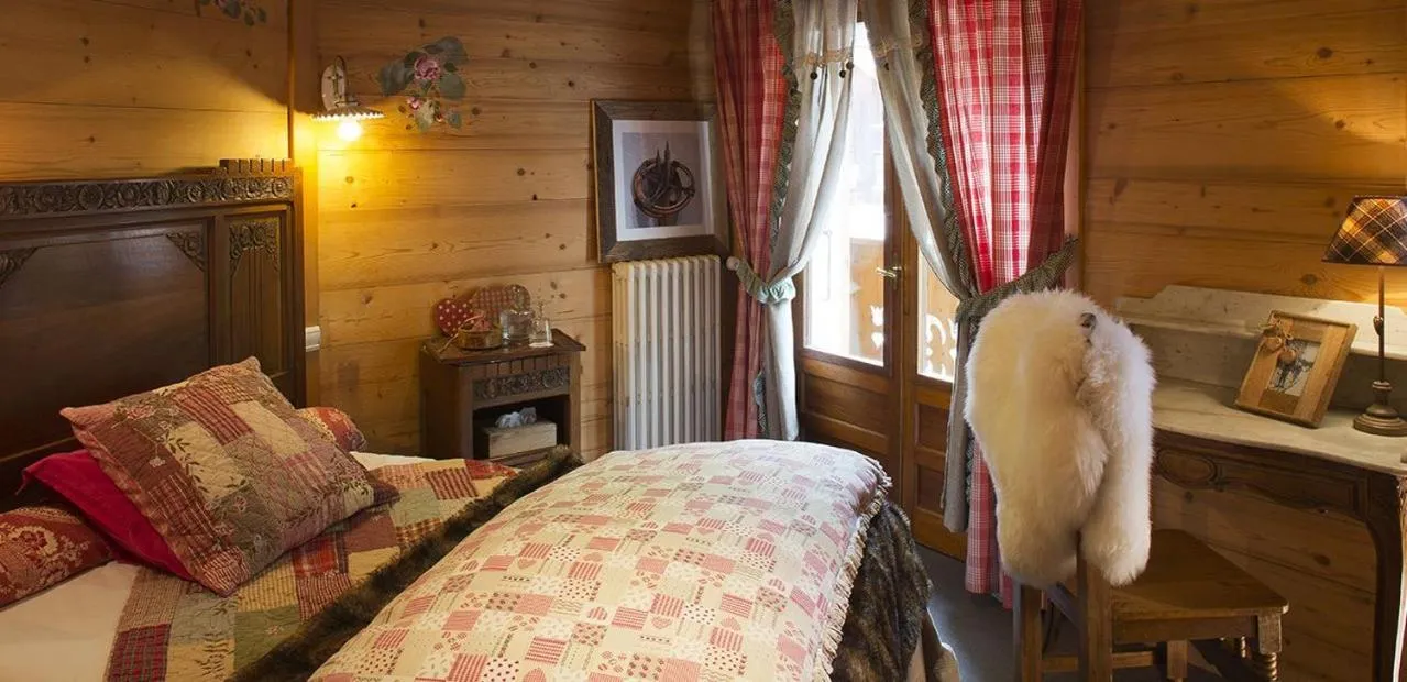 Breakfast, Bed in Chalet-Hôtel & Spa Les Cimes